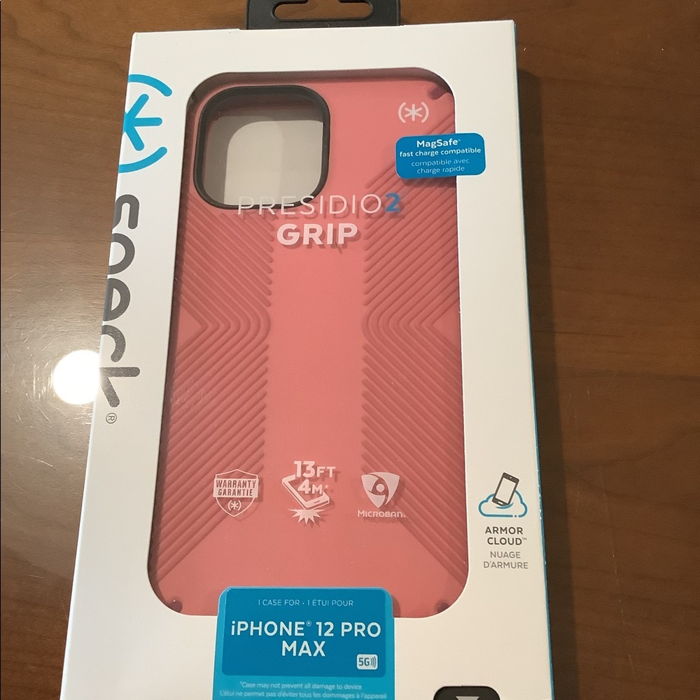 NWT Speck iPhone 12 Pro Max Grip Case